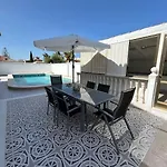 Con Piscina Privada En *