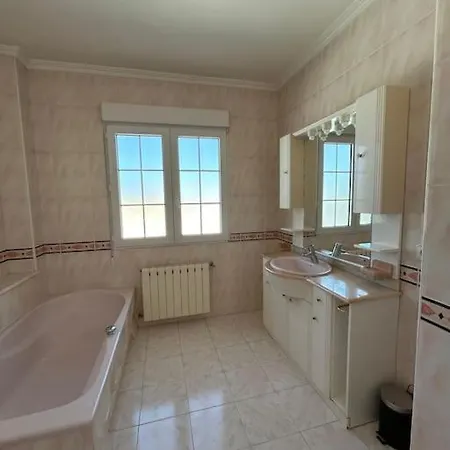 别墅 Con Piscina Privada En